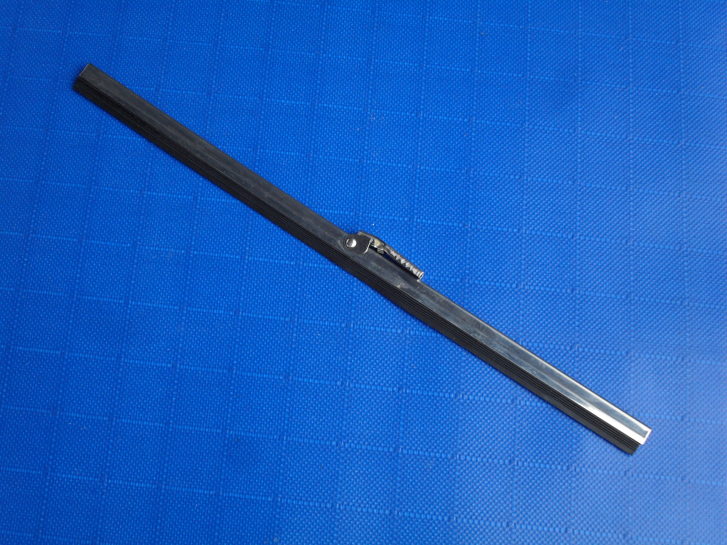 Wiper Blades to suit Bolt On arms