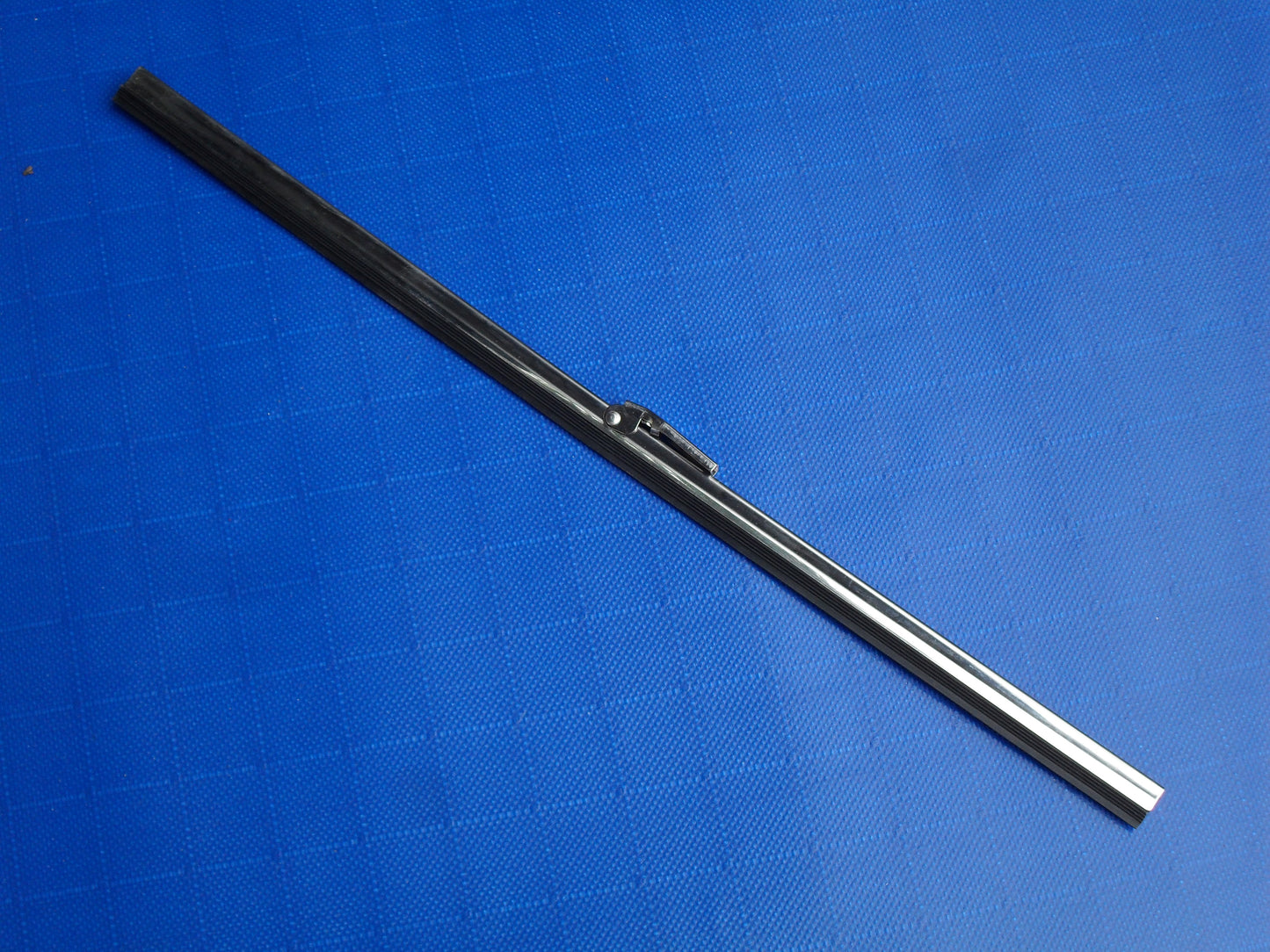 Wiper Blades to suit Bolt On arms