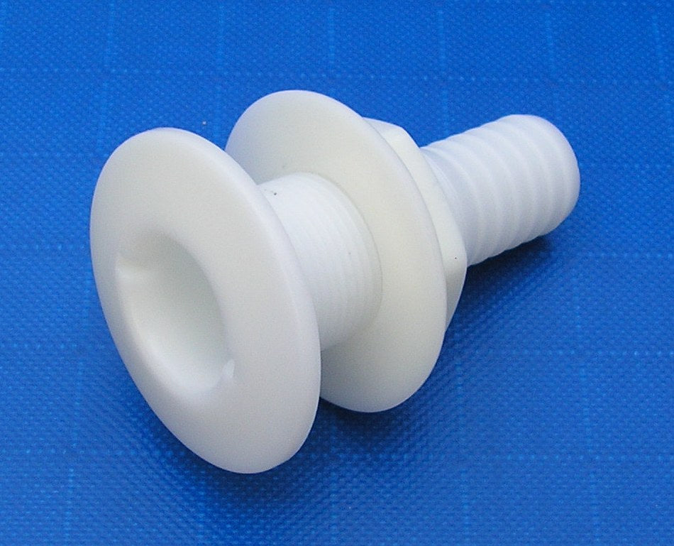 Skin fitting water tank outlet