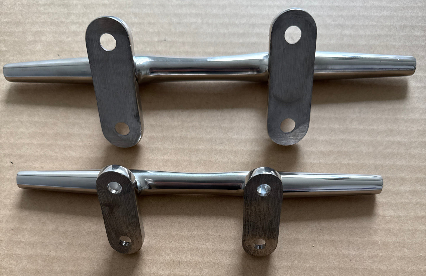 Round 4 hole mount cleat 316ss